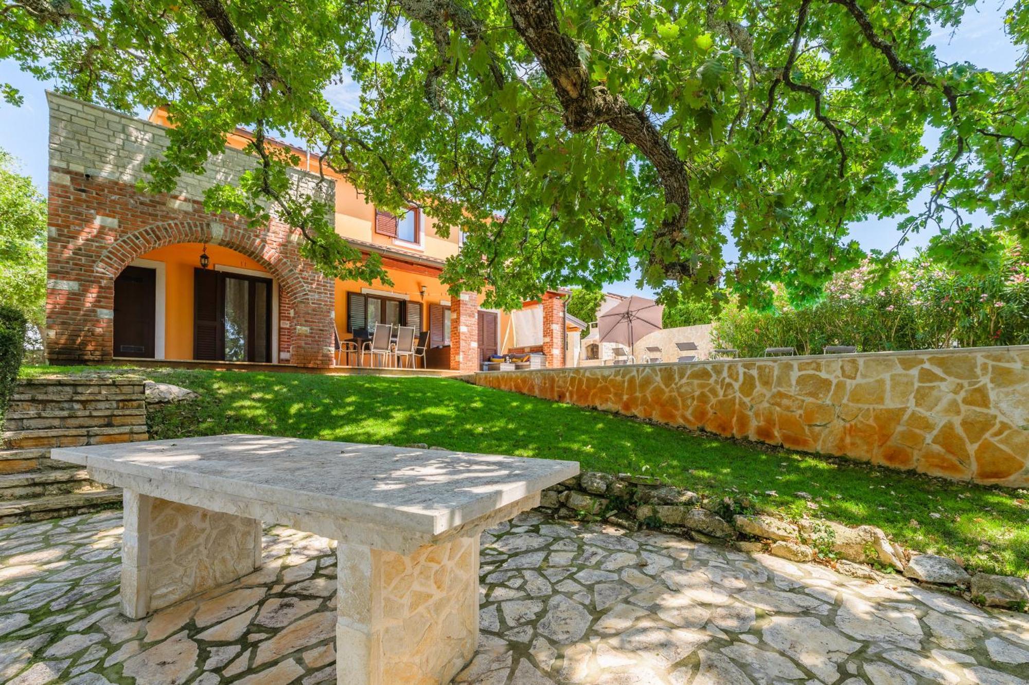 Villa Hrast Bacva Вишнян Экстерьер фото