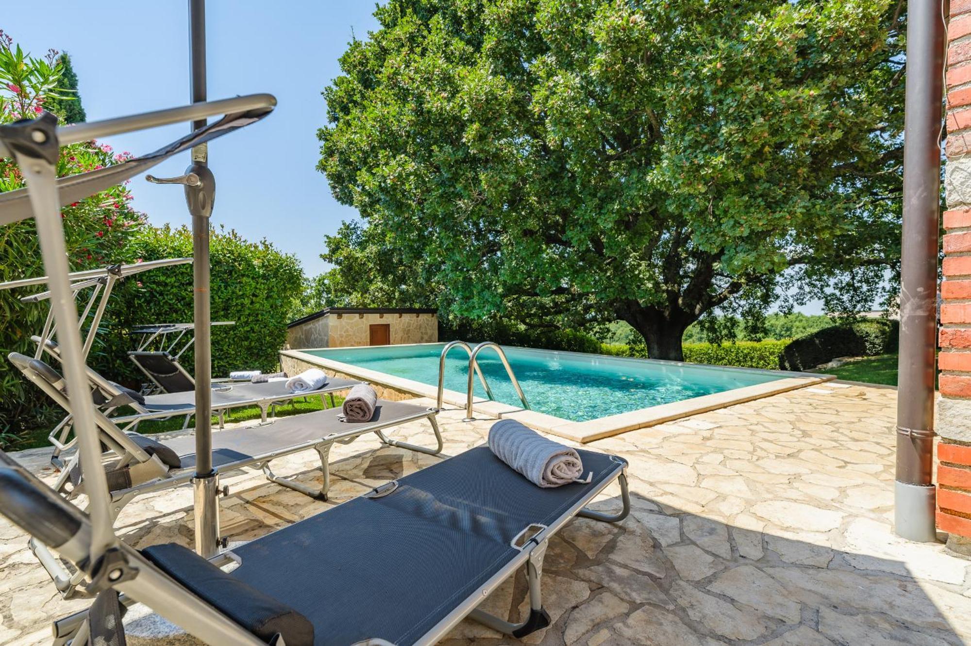 Villa Hrast Bacva Вишнян Экстерьер фото