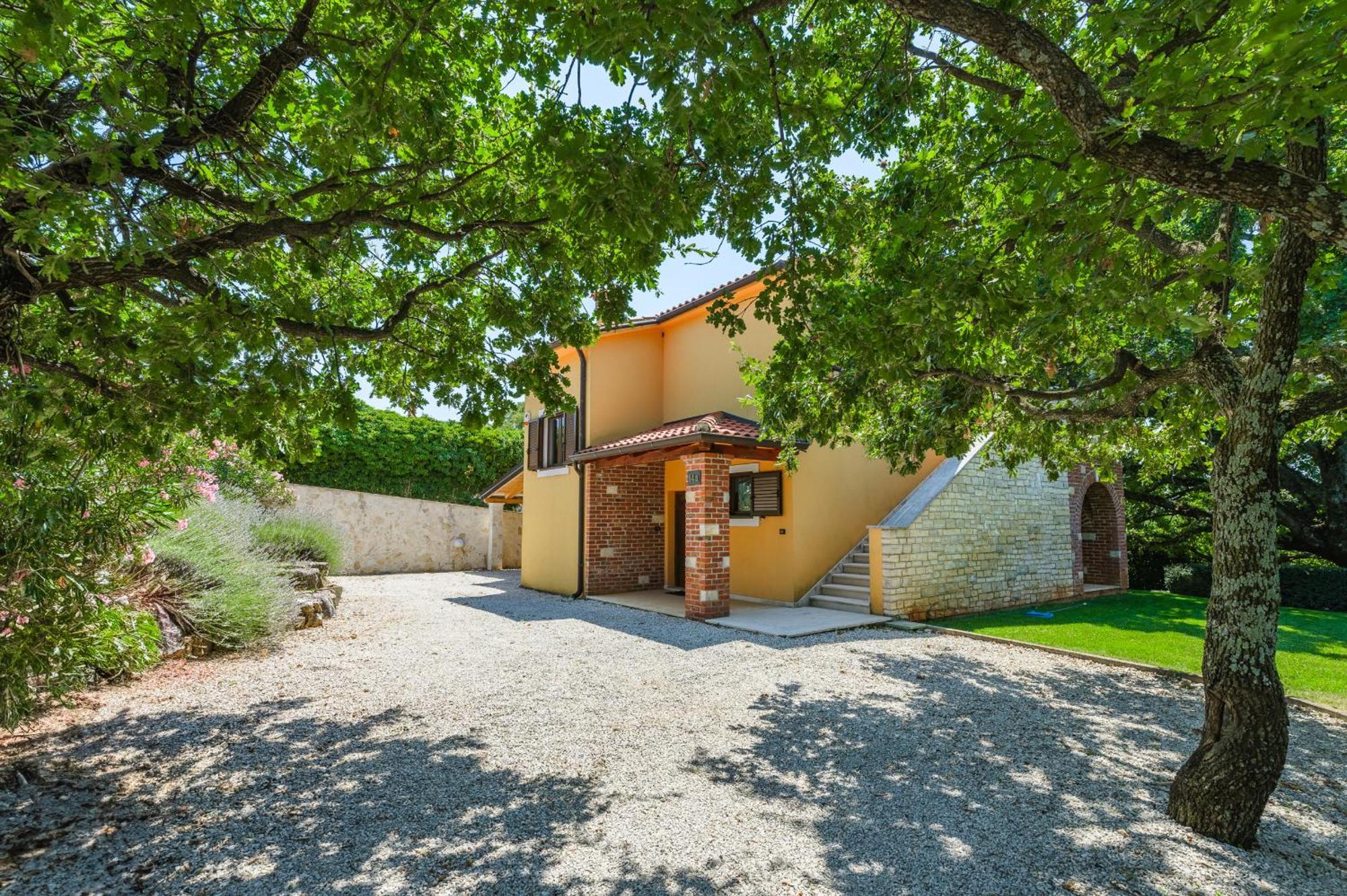 Villa Hrast Bacva Вишнян Экстерьер фото