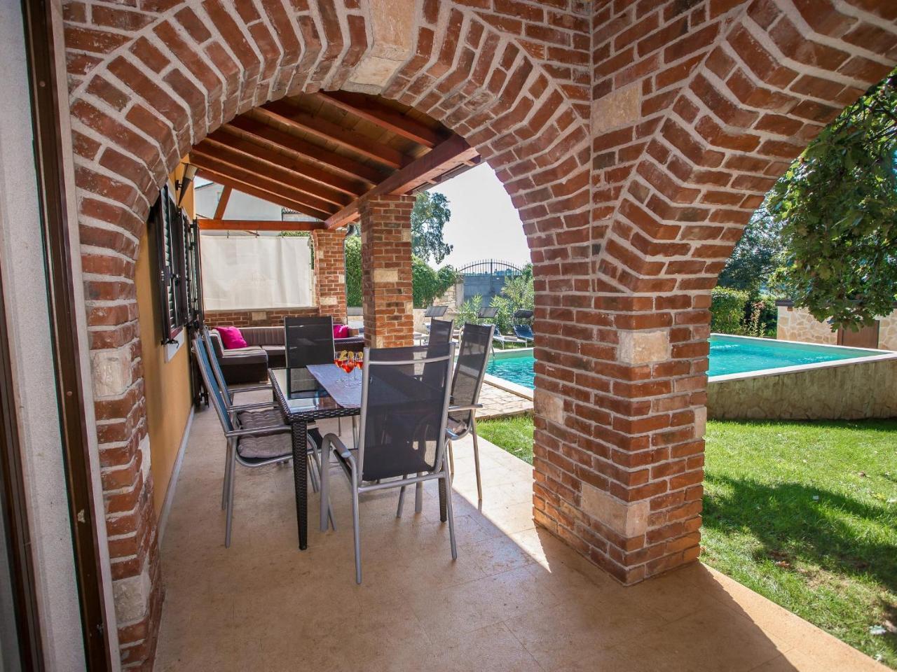 Villa Hrast Bacva Вишнян Экстерьер фото